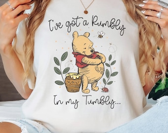 Camiseta "Tengo un Rumbly en la Barriga", camiseta "Olla de Miel" de Winnie the Pooh, sudadera clásica con estética de oso Pooh, lindas vacaciones en el Bosque de los Cien Acres