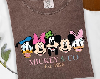 Komfortfarben Mickey und Co Est 1928 Shirt, Disney T-Shirt, Mickey Minnie Donald Daisy Goofy Crew, Vintage Disney Familienurlaub, Retro Disney