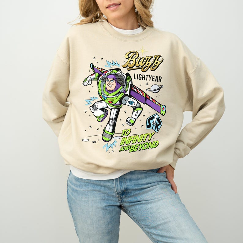 Sudadera de Buzz Lightyear, Camiseta "Hasta el infinito y más allá", Viaje familiar de Toy Story, Camiseta de Disney Space Ranger, Viaje a Disneyland, Toy Story retro imagen 6