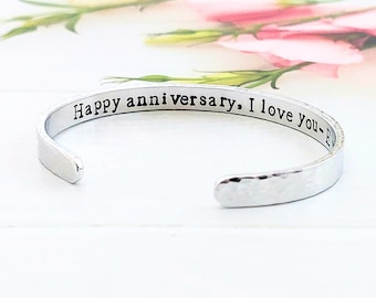 Pulsera de aniversario personalizada, pulsera de aluminio con mensaje oculto estampado a mano, regalo de joyería para el décimo aniversario de bodas.