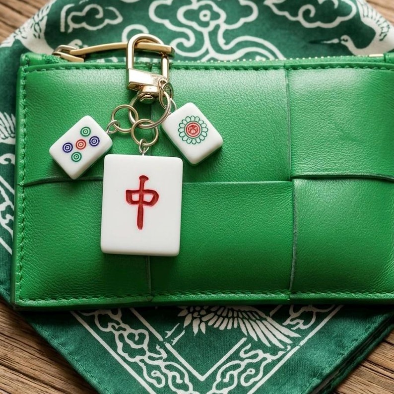 Llavero/Colgante para bolso de regalo de Mahjong personalizable / Ganador de premio del juego NEW: Red Dragon Trio