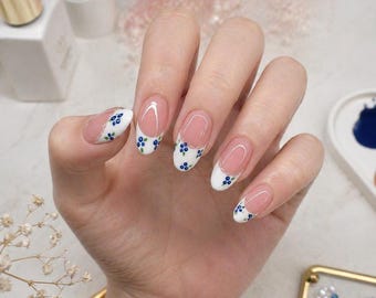 Blue Floral French Tip Press On Nails Almond Shape Glue On Nails Cute Summer Gel Nails Reusable Fake Nails Set