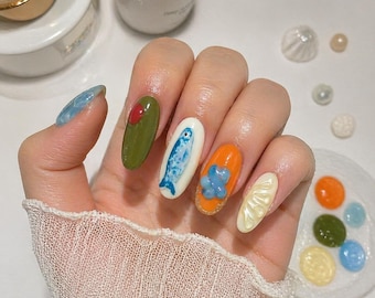 Retro Flower Press On Nails Blue Orange Floral Swirl Design Short Almond Cute Summer Fake Nails Reusable Glue On Set