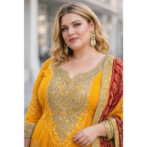 Indisk bröllopskostym med palazzo för kvinnor, broderad kurta med röd bandhani dupatta, festlig etnisk haldi-funktionsdräkt för kvinnor