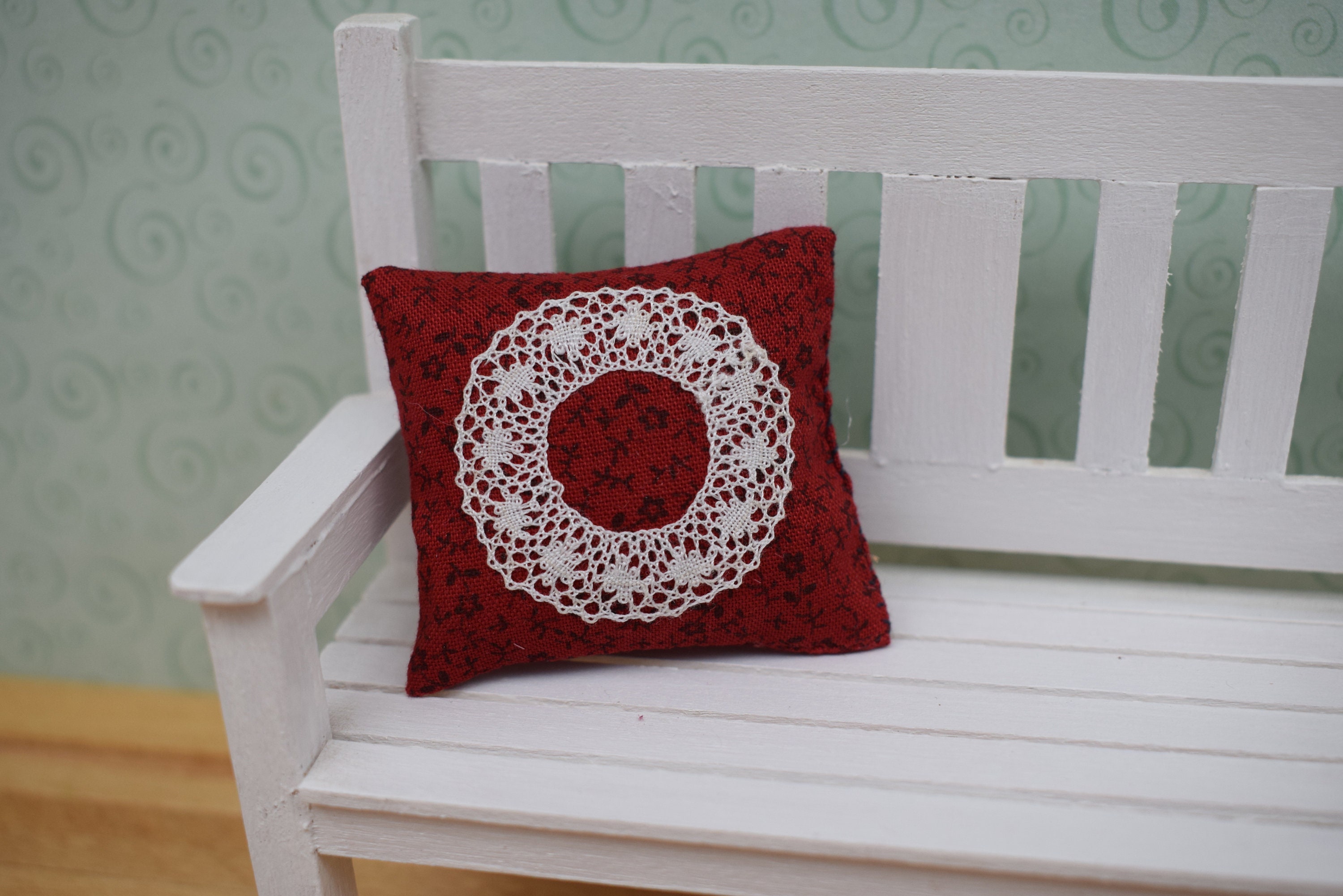スイス製ボビンレースクッション Bobbin lace pillow - Etsy 日本