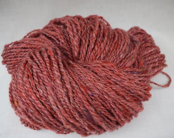 Hilado a mano, fibra de alpaca y lana de cosecha propia.