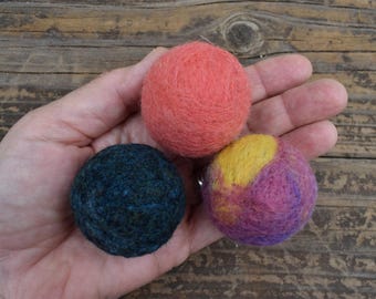Bolas de fieltro de aguja para gatos