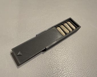 Schlankes Reiseetui für Laktosetabletten