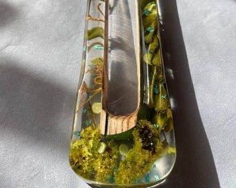 Handmade Floral Resin Hair Fork, Botanical Wood Hair Accessory