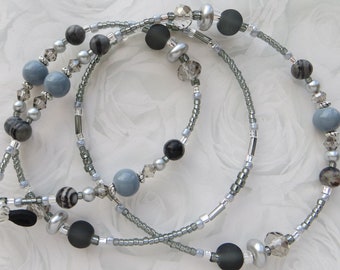 MIDNIGHT SHADOWS - grau und Silber Perlen Brillen/Maske Lanyard, Brillenkette, Sonnenbrille, Frau Geschenk, beste Freundin Geschenk, Sonnenbrille Schmuck