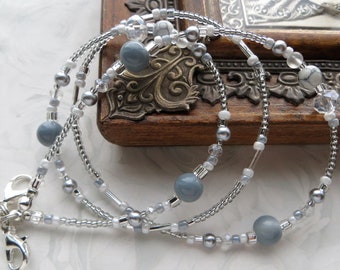 Snowy Skies- Brillenkette, Brillenkette versilbert, Silberperlenkette, Brillenkette versilbert, Sonnenbrillen Schmuck- Silber und Graue Perlen und Kristalle