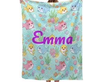 Manta Baby Shark, manta Sherpa personalizada con nombre, manta suave y acogedora para niños, decoración para guardería, regalo para baby shower, ropa de cama para niños pequeños