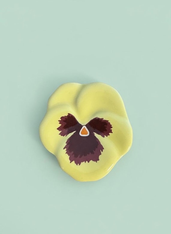 Ceramic Pansy Flower Brooch made by Avon circa 1981