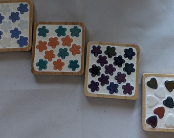Glass Coaster Set Modern with Colorful Acrylic Glass of Green Flowers and Purple Hearts