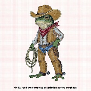 Peut inclure: Un écusson brodé représentant une grenouille verte habillée en cow-boy, portant un chapeau marron, un gilet beige, un jean bleu, des jambières et un bandana rouge. La grenouille tient une corde enroulée et un étui. Texte : Kindly read the complete description before purchase!