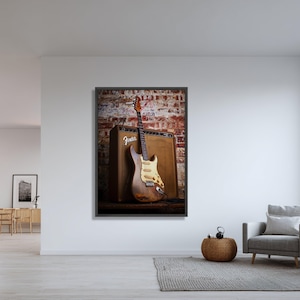 Lienzo con guitarra eléctrica Fender vintage y amplificador, arte mural de música retro, lámina de guitarra desgastada, decoración rock and roll, instrumento clásico imagen 5
