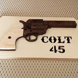 Colt 45 - Revolver - Scrollwork