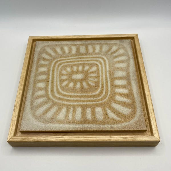 Fiore del Mattino - Vintage Tile Art (1970s) – Tasmanian Oak Floating Frame – Upcycled, Handmade Sustainable 18x18cm