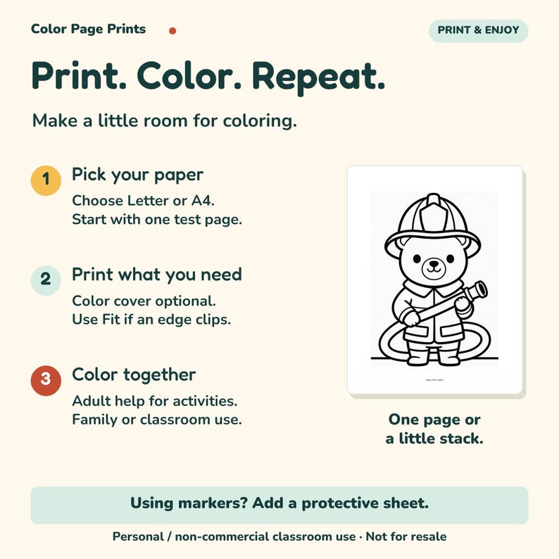 Op de afbeelding: Een digitale instructieafbeelding getiteld Color Page Prints met de tekst Print. Color. Repeat. Het bevat drie stappen voor het printen van kleurplaten, met een zwart-witte lijntekening van een beer verkleed als brandweerman met een brandslang.
