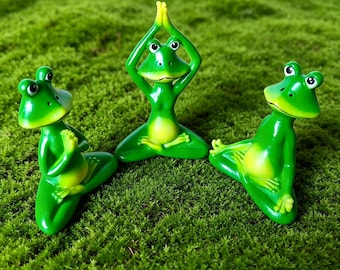 Handmade Resin Zen Yoga Frog Statue,Meditating Garden Decor,Indoor Outdoor Frog Figurine,Namaste Frog Sculpture,Yogi Gift for Yoga Lover.