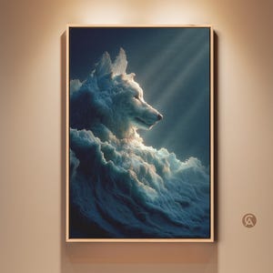 Könnte beinhalten: Gerahmter Leinwanddruck, der einen Wolfskopf zeigt, der aus einer Wolkenformation auftaucht. Das Kunstwerk verwendet Blau- und Weißtöne, mit Lichtstrahlen, die durch die Wolken scheinen. Das Profil des Wolfes ist sichtbar und erzeugt eine ruhige und ätherische Szene.