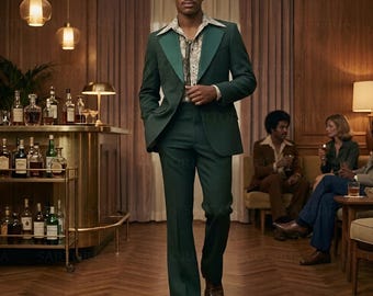 Nostalgia sartoriale: l'abito in rayon con revers di Emerald Peak – Una lezione magistrale di raffinatezza retrò anni '70 e sartorialità moderna.