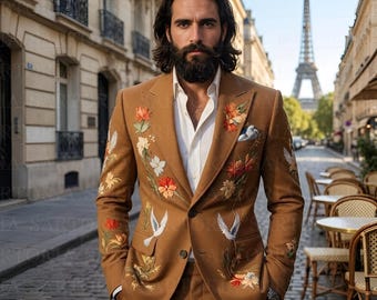Abito da uomo firmato in spugna di rayon color cammello con ricami floreali e di uccelli di alta qualità - Elegante abito formale slim fit per matrimoni, balli di fine anno ed eventi di lusso.