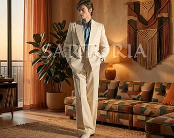 Eleganza senza tempo anni '70: un sofisticato tailleur doppiopetto color crema abbinato al denim, che cattura l'iconico stile modernista di metà secolo.