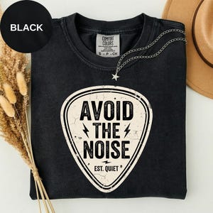 Maglietta Avoid The Noise Guitar Pick, maglietta rock vintage anni '80, Comfort Colors Distressed Guitarist Musicist Gift, maglietta stile retrò impilato