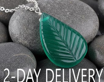 Green Onyx Leaf Pendant Necklace, Hand Carved Leaf Gemstone, Natural Green Onyx Jewelry, Minimalist Nature Necklace, 2 Day Delivery