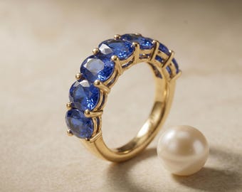 Anello nuziale/di promessa/regalo di compleanno per lei con zaffiro blu ovale e fascia eternity in vermeil d'oro, in argento sterling 925.