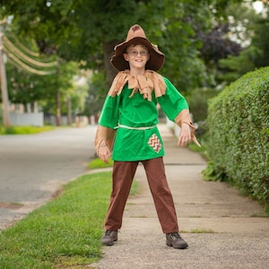 Scarecrow From Wizard of Oz design by 5 Little Elephants