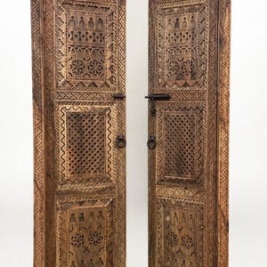 Porta d'ingresso doppia marocchina in legno massello intagliata a mano - Elemento distintivo per interni ed esterni su misura