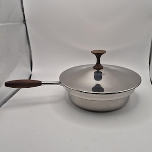 VTG MCM Aluminum Covered Chafing Dish w/ Wooden Handle/ Knob 9.25 in Diameter