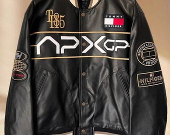 Chaqueta de cuero negra APXGP para carreras - Inspirada en la película de Brad Pitt sobre la Fórmula 1 - Chaqueta universitaria de automovilismo