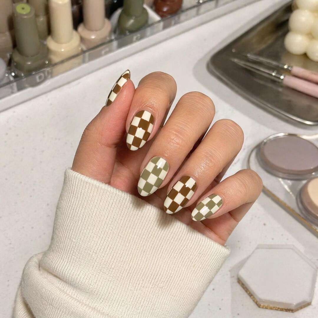 Checkerboard Pattern Nails Green Checkerboard Press on Nails Almond Shape Retro Pattern Design ...