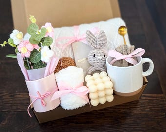 New Mom Gift Box for New Parents To Be New Mom Gift Basket First Pregnancy Gift Baby Gender Neutral Gift New Baby Gift
