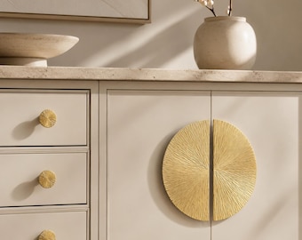 Kastgrepen van gehamerd messing, handgrepen halve maan, ronde knoppen met textuur, luxe kastbeslag