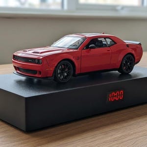 Sveglia modello auto Dodge Challenger SRT Hellcat