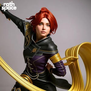 Puede incluir: Una mujer pelirroja con un atuendo negro y morado con detalles dorados. El atuendo tiene un cuello alto y detalles intrincados. Una estructura dorada en forma de cinta está en primer plano. El texto "rath space" está en la esquina superior izquierda.