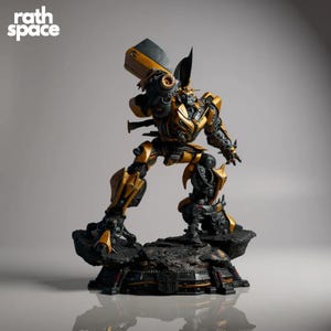 Peut inclure: Statue détaillée d'un robot jaune et noir, debout sur une base rocheuse. Le robot présente des détails mécaniques complexes et est posé dans une posture dynamique. Le texte "rath space" est dans le coin supérieur gauche.