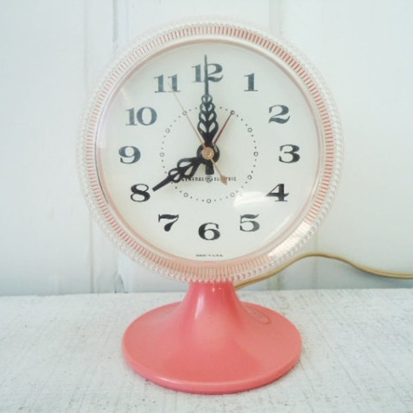 Vintage General Electric - Pink Pedestal Clock - 1950s Kitsch Electric Clock
