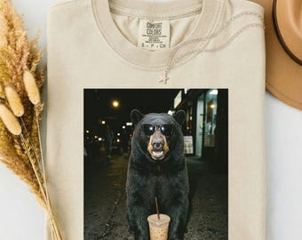 T-shirt drôle d'ours noir buvant du café glacé, t-shirt animal de meme, t-shirt graphique sarcastique, cadeau d'amant d'ours, chemise d'animal sympa, idée cadeau drôle