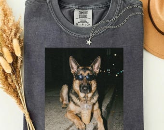 Camiseta Comfort Colors® con pastor alemán bebiendo café helado, camiseta gráfica con meme de perro, regalo divertido para amantes de las mascotas, camiseta de animales a la moda, cita sarcástica