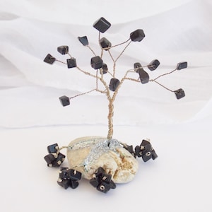 Black Agate Wire Tree Sculpture, Metal Tree Sculpture, Bonsai Wire Tree, Mini Tree Home Decor, Wire Wrap Tree Sculpture, Gothic Tree Decor