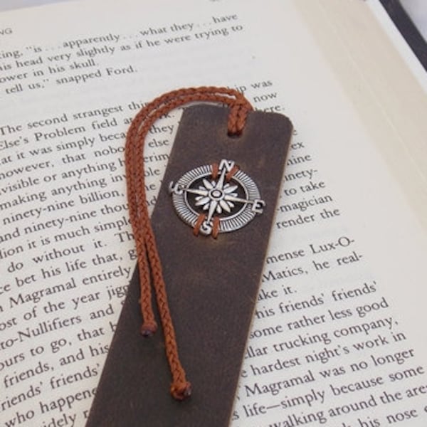 PERSONALIZED Compass Bookmark, Voyager Themed Bookmark, Travel Leather Bookmark, Nautical Leather Anniversary Gift, Sailor's Bookmark