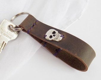 Sugar Skull Keychain, PERSONALIZED Halloween Leather Keyring, Skeleton Keychain, Spooky Day Of The Dead Keychain, Pirate Keyring