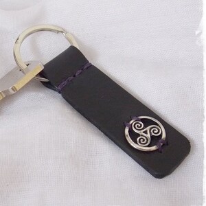 PERSONALIZED Threefold Keychain, Triskelion Keychain, Triple Spiral Key-Ring, Celtic Knot Leather Key-Chain, Irish Key-Chain