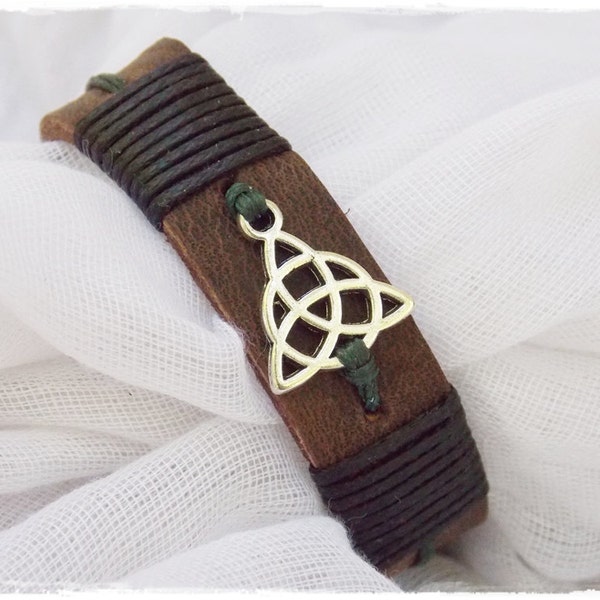 Bracelet triquetra personnalisé, bracelet manchette en cuir celtique pour homme, bracelet Viking 3e anniversaire, manchette d'anniversaire en cuir