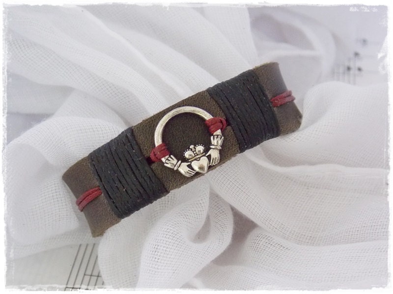Claddagh Bracelet Men's Leather Bracelet Love Loyalty Friendship Bracelet Irish - Picture 3 of 16